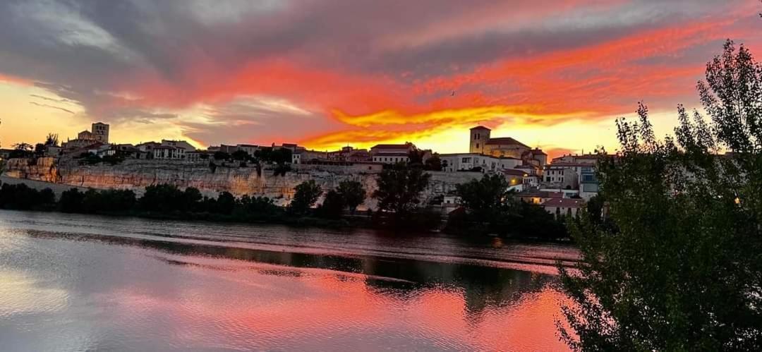 A Los Ojos Del Rio Duero 萨莫拉 外观 照片